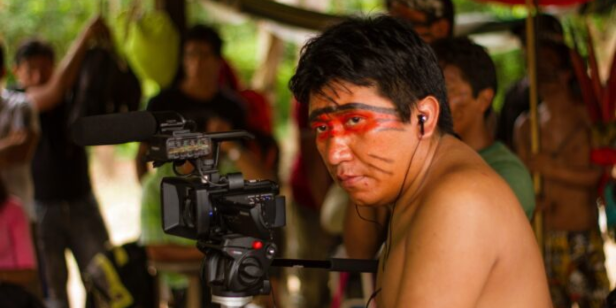 Filme de Morzaniel Ɨramari, primeiro cineasta Yanomami, é exibido em Boa Vista nesta sexta-feira, 1º
