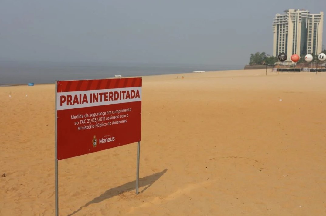 Seca severa em Manaus interdita novamente o banho na Praia da Ponta Negra