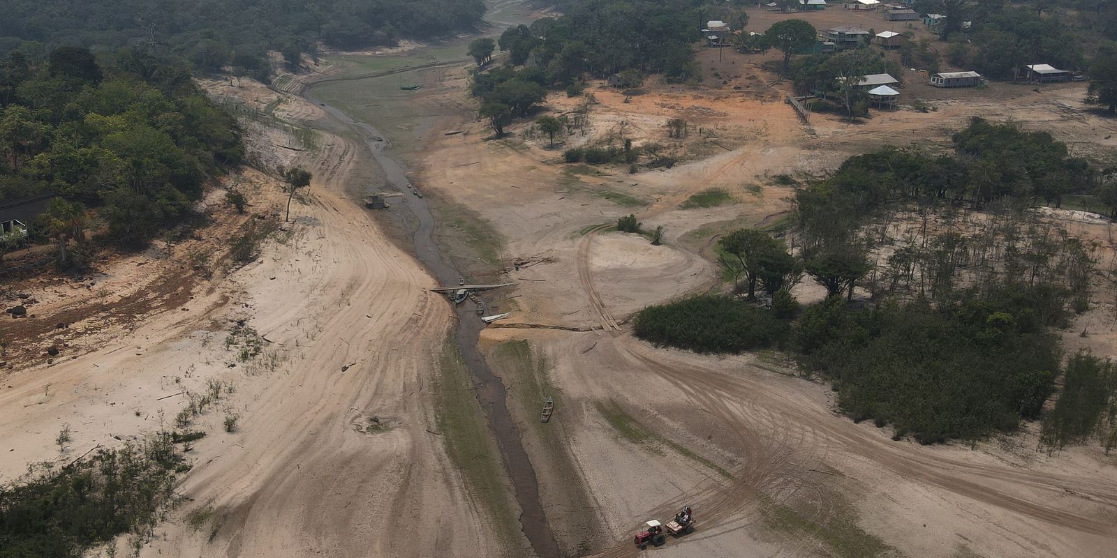 Brasil enfrenta seca grave, com mínimas históricas em rios da região amazônica e no Pantanal